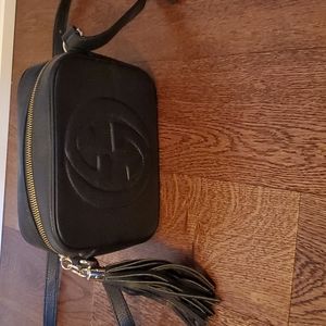 Cross body "gucci" purse not authentic